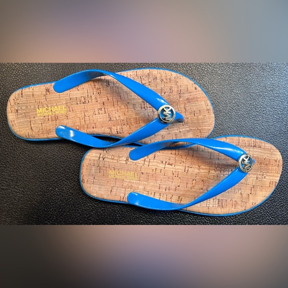 Michael Kors Jet Set Jelly Flip Flops - Picture 2 of 6